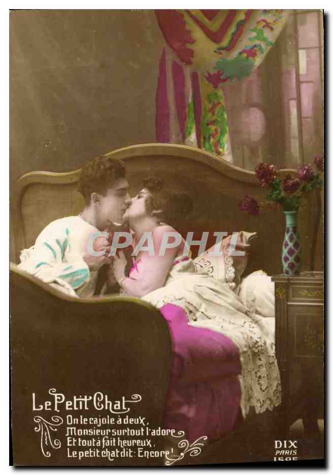 CPA Nu erotique Femme Le petit chat 