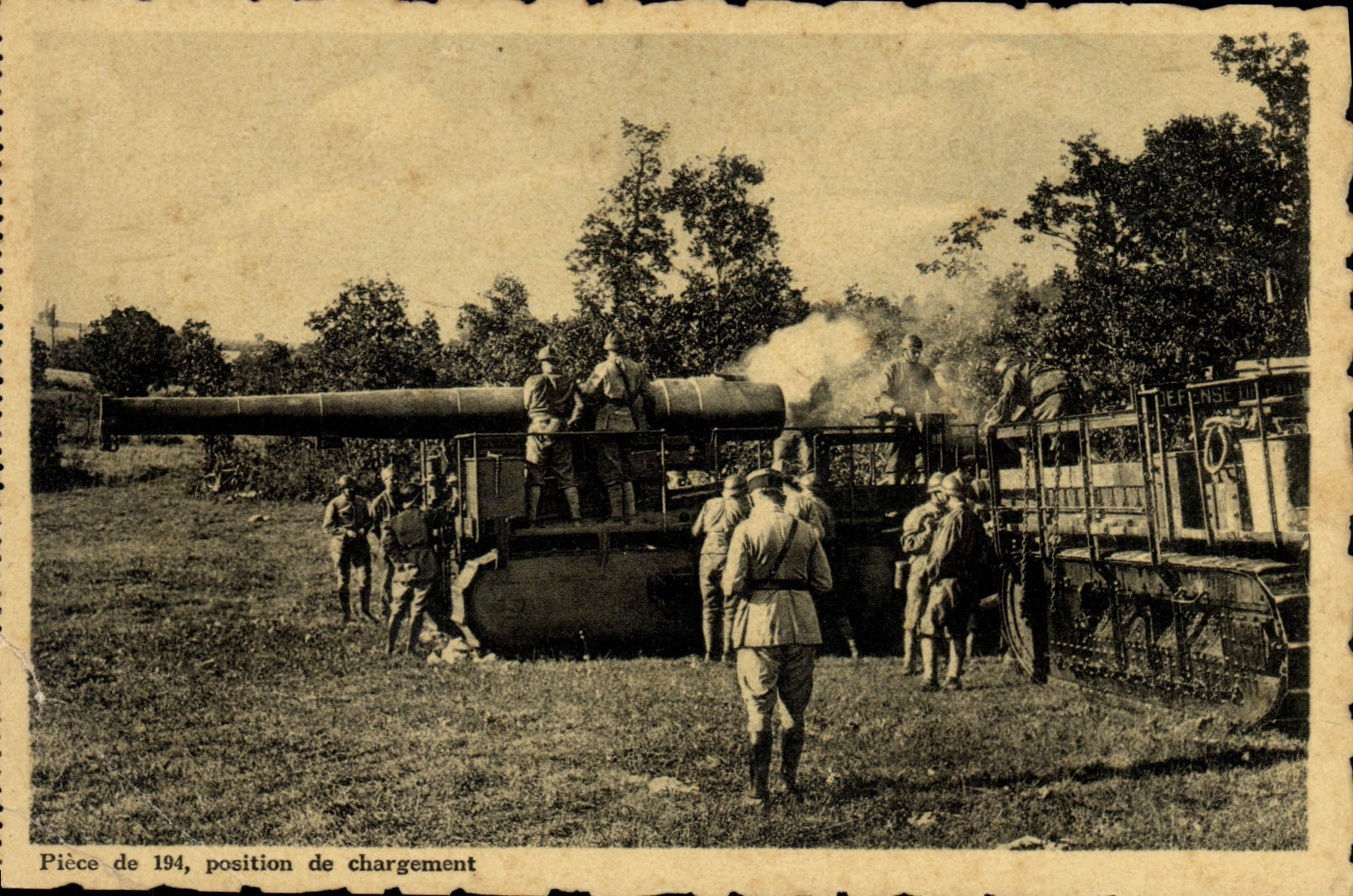 CPA Militaria Canon Piece de 194 position de chargement
