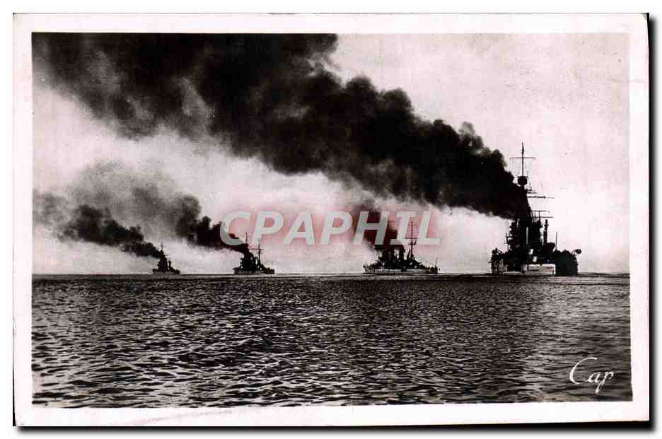 CPA Bateau Guerre Toulon Depart de l'escadre