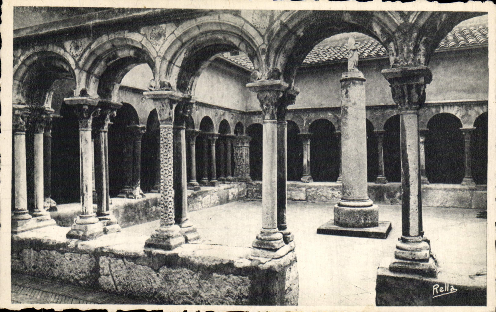 Cloître de la cathédrale Saint-Sauveur — Aix-en-Provence — éditeur Pella