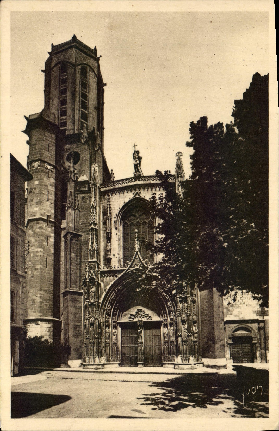 Aix-en-Provence — Cathédrale Saint-Sauveur — Les Éditions d'Art VVO