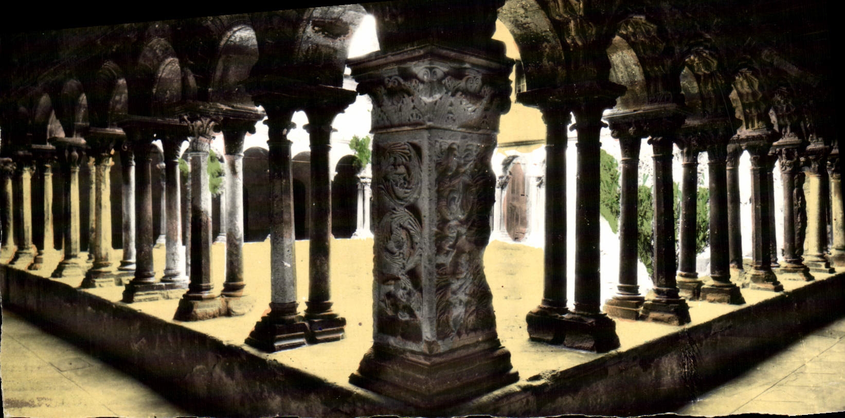 Aix-en-Provence — Le Cloître Saint-Sauveur — Société Éditions de France