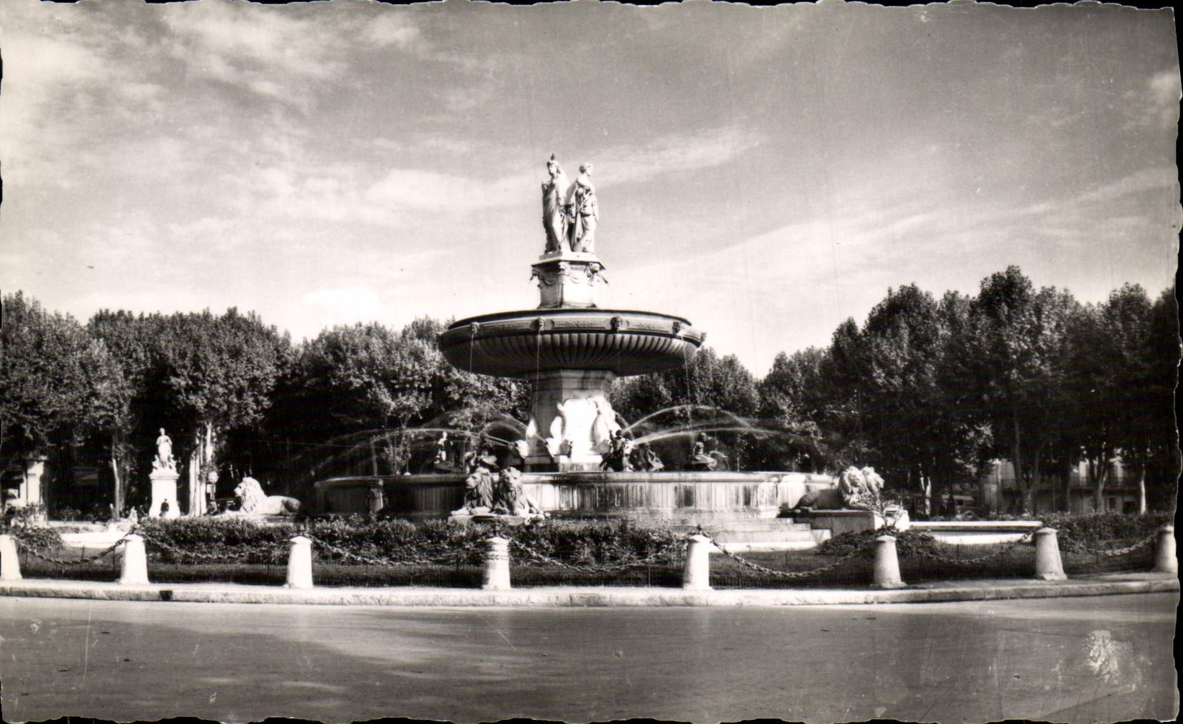 La Grande Fontaine — Aix-en-Provence — Éditions du Roy René