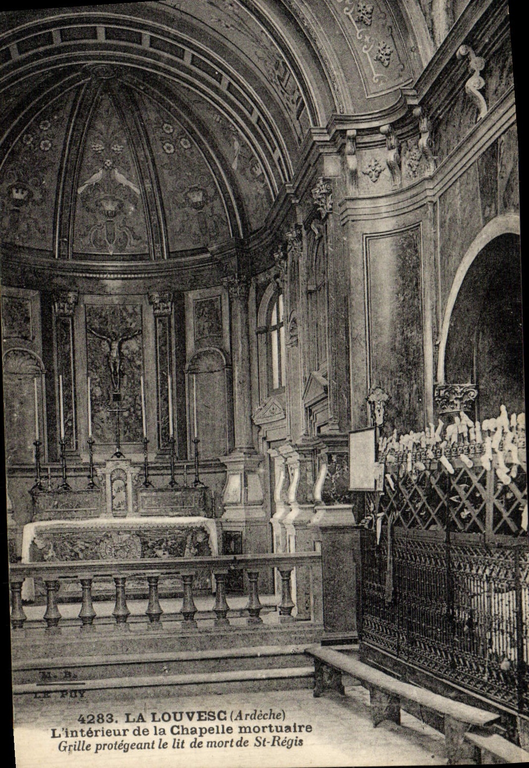 La Louvesc (Ardèche) — L'intérieur de la chapelle mortuaire Saint-Régis — Éditeur M. Puy, n° 4283