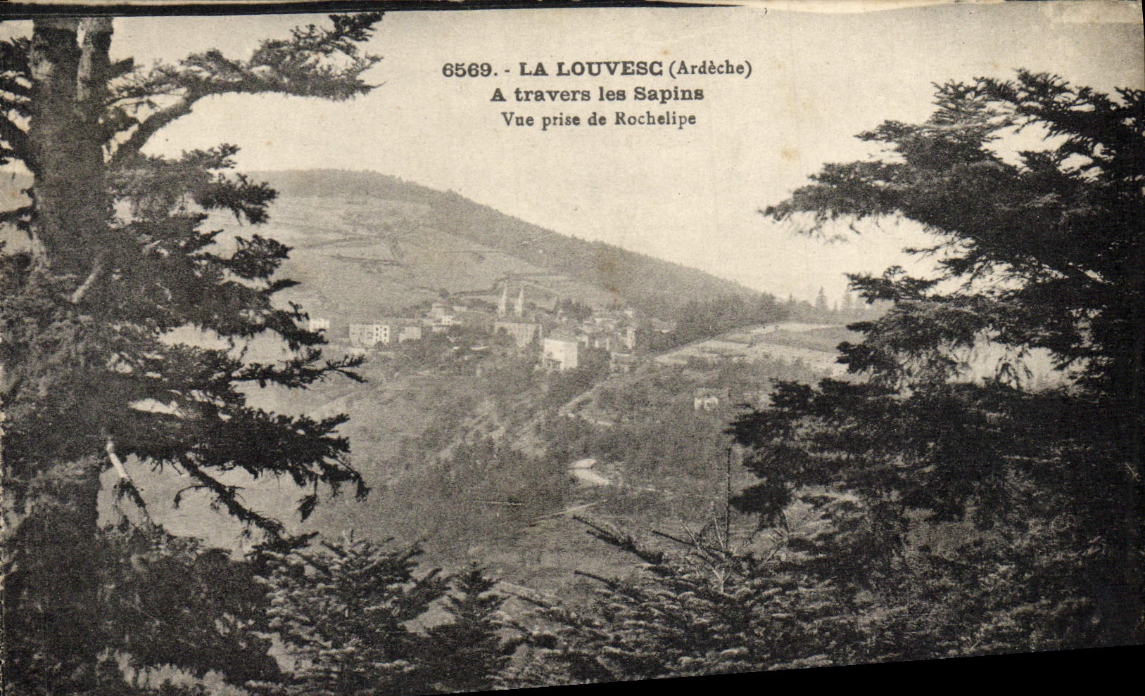 LA LOUVESC (Ardèche) — Vue prise de Rochelipe — 6569