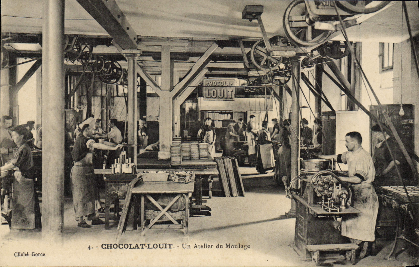 CPA Chocolat louit Un atelier de moulage