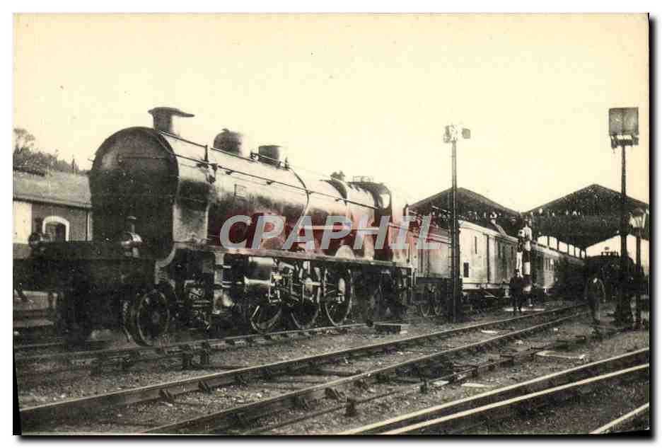 CPA Train Locomotive Reseau d'Orleans Sud Express Paris Bordeaux Madrid Lisbonne en gare de Poitiers Machine Pacific 350
