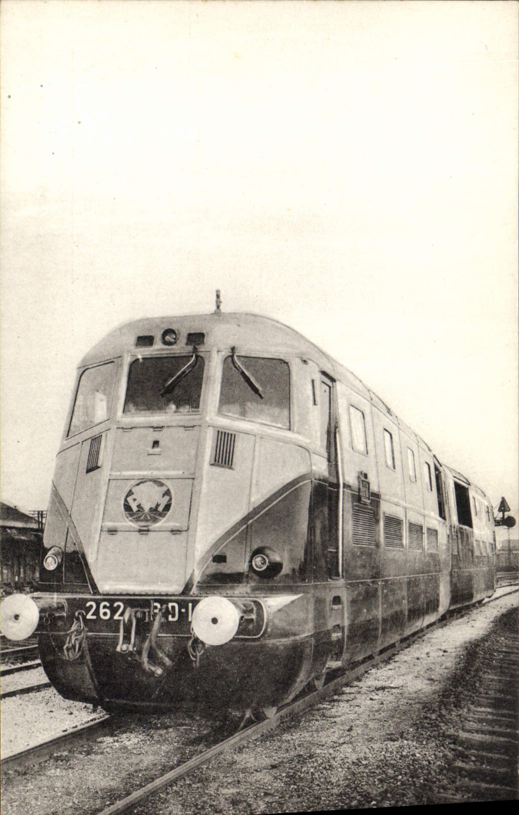 CPA Train Locomotive du Sud Est Locomotive Diesel electrique a grande vitesse 