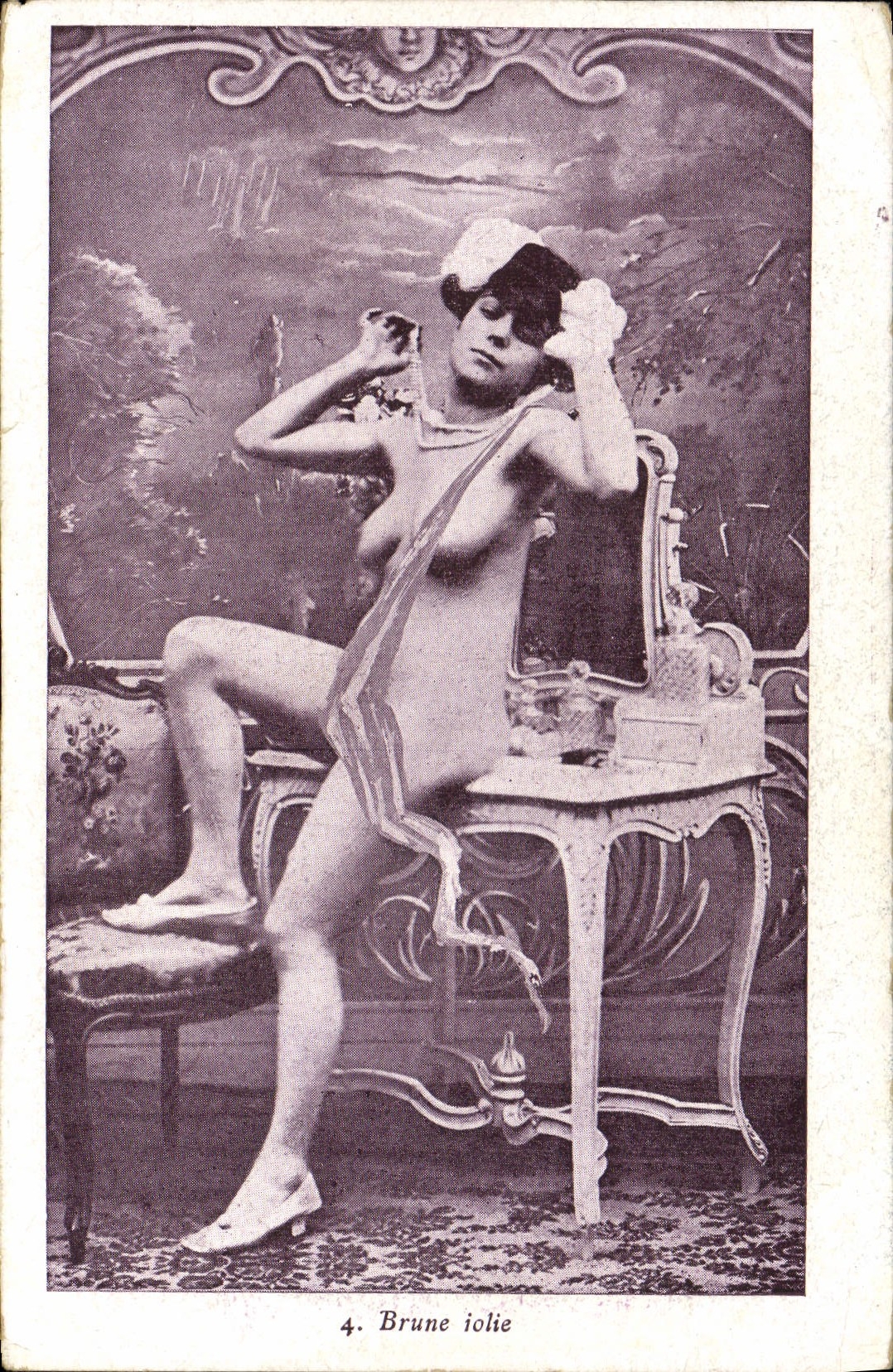 CPA Nu erotique Femme Brune jolie