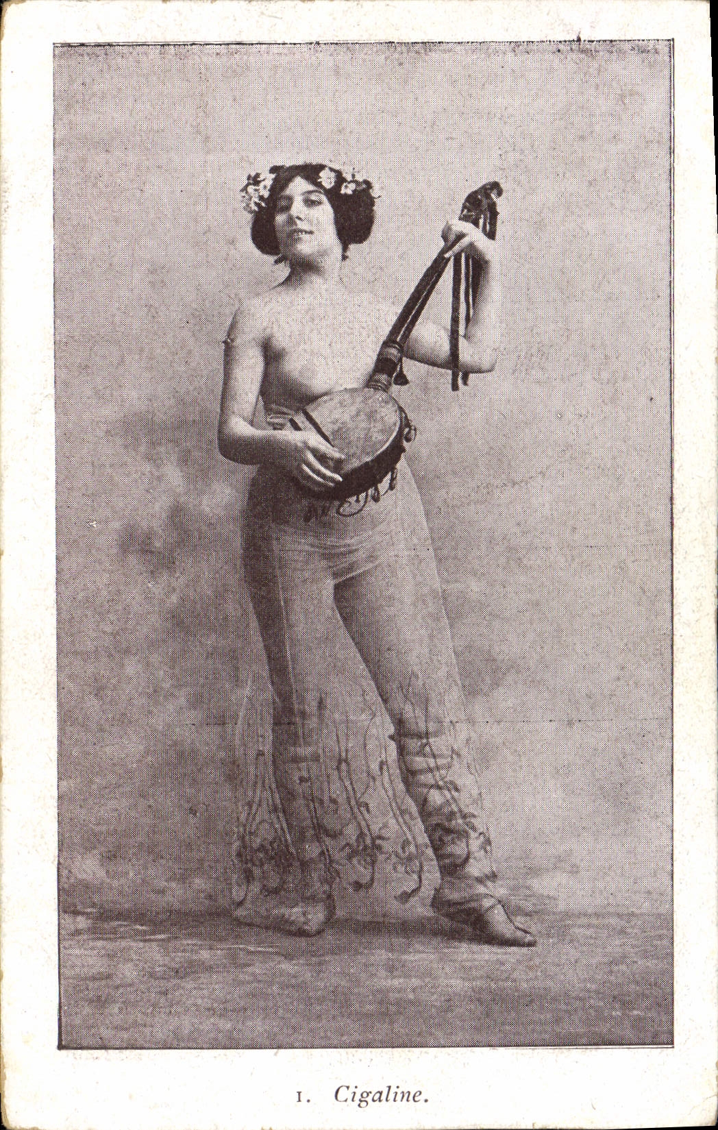 Cigaline — danseuse avec tambourin — série 1, éditée par Cigaline