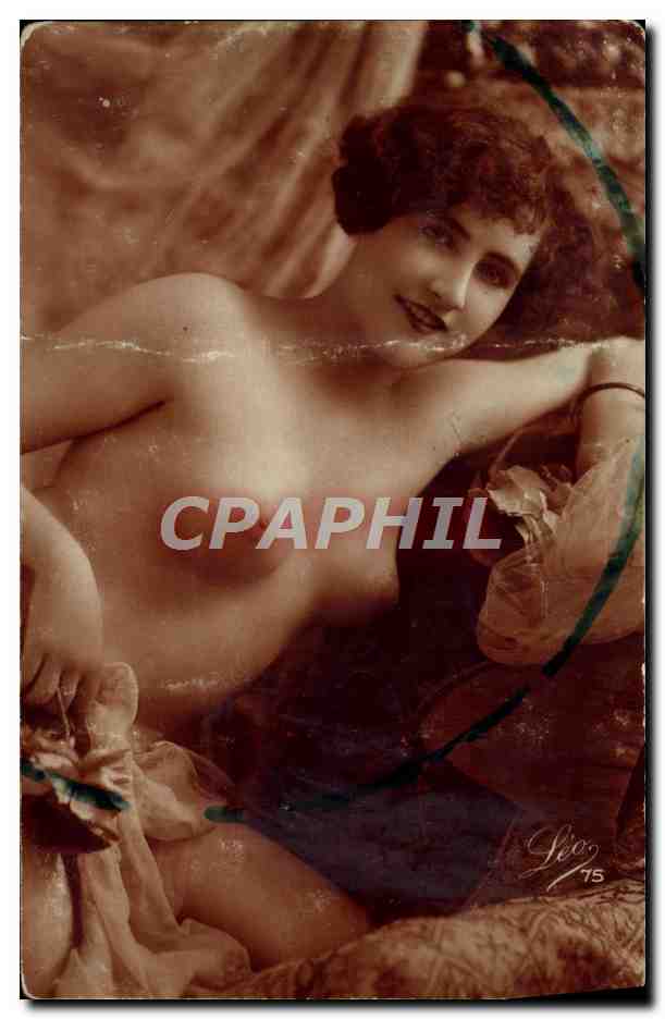 Jeune femme nue — pose allongée — photographe Geo 75
