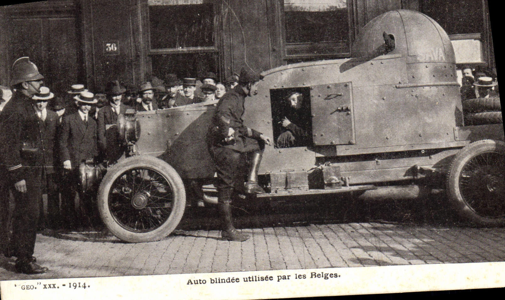 CPA Militaria Tank Auto blindee par les belges
