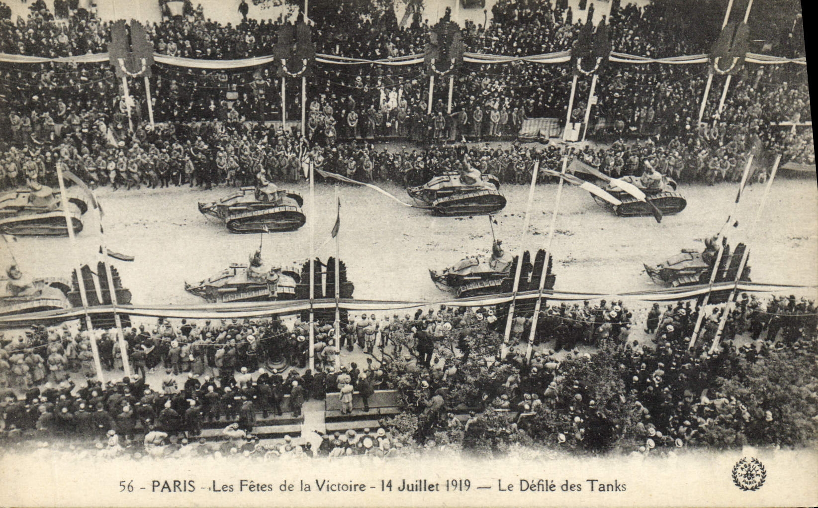 PARIS — Les Fêtes de la Victoire — 14 Juillet 1919 — Le Défilé des Tanks