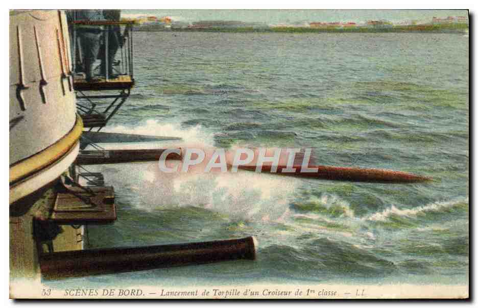 CPA Bateau Guerre Lancement de torpille d'un croiseur de 1ere classe
