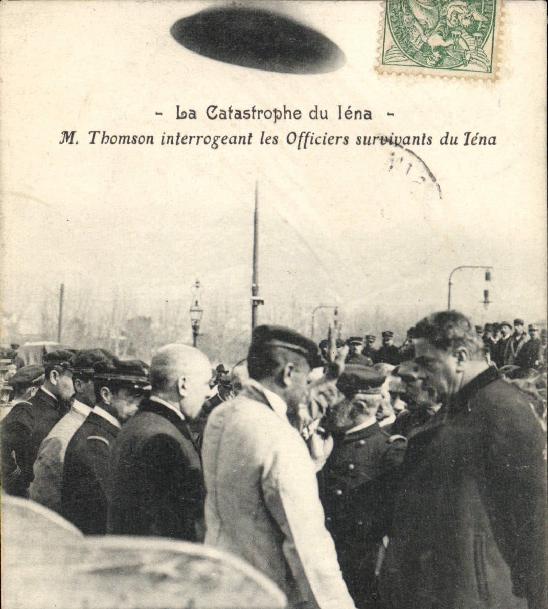 La catástrofe del Iéna — M. Thomson interrogando a los oficiales supervivientes del Iéna — Foto Baudouin Minorat, Marsella