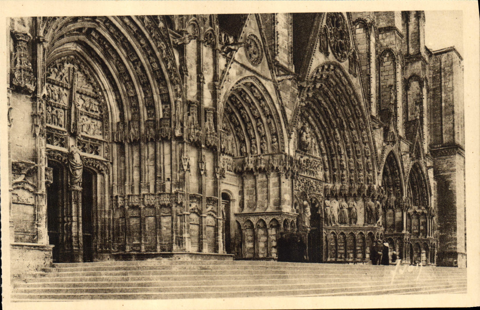 CPA Bourges La Cathedrale Porche central