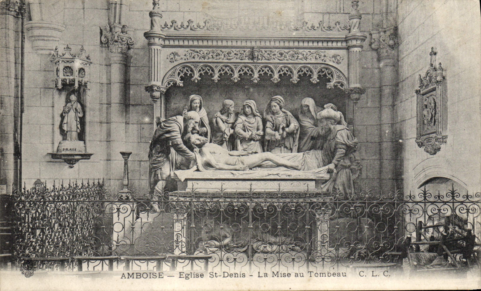 CPA Amboise Eglise St Denis La Mise au Tombeau