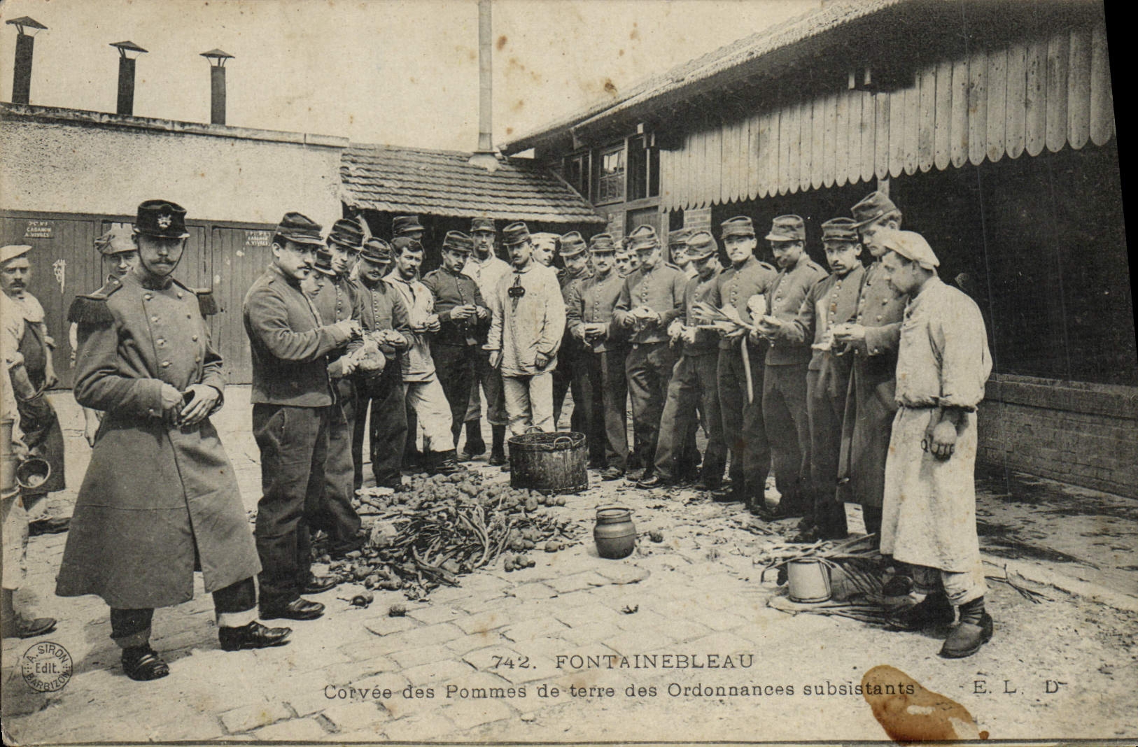 Corvée des Pommes de terre des Ordonnances subsistants — FONTAINEBLEAU — E.L.D. n°742