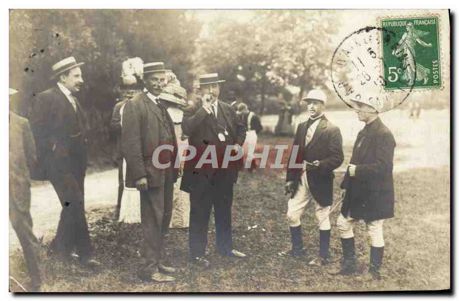 CPA Cheval Equitation Hippisme Feurs Hippodrome Une arrivee