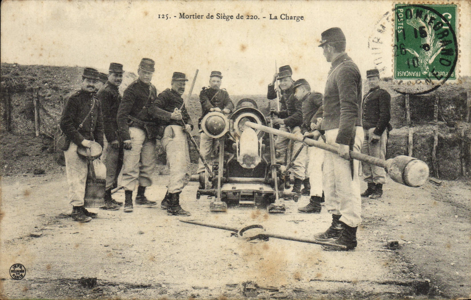 CPA Militaria Mortier de siege de 220 La charge