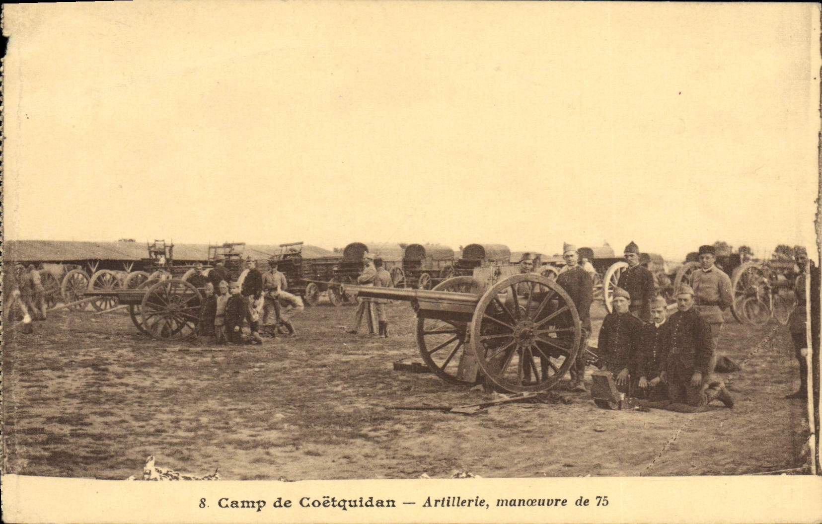 CPA Militaria Camp de Coetquidan Artillerie Manoeuvre de 75