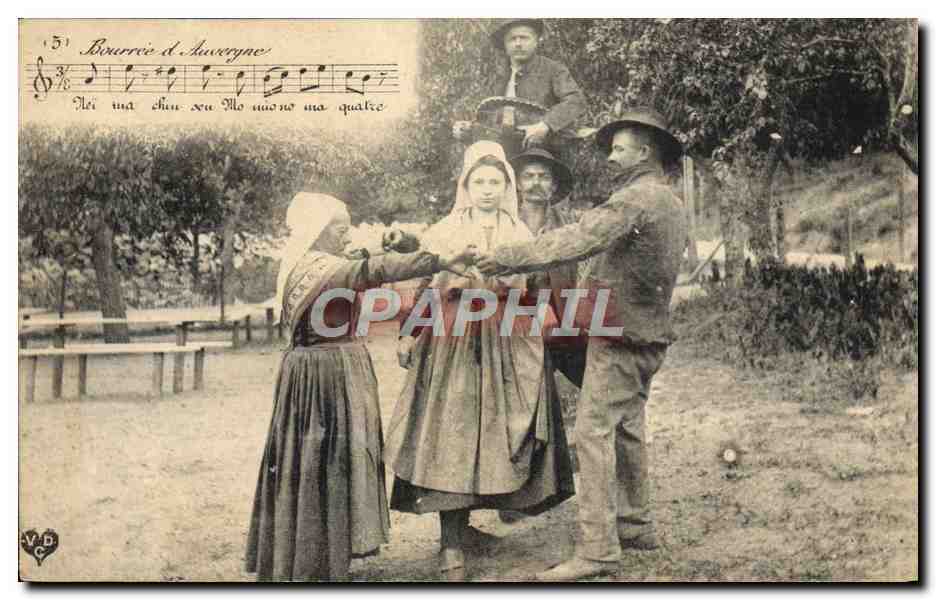 CPA Folklore Auvergne La bourree