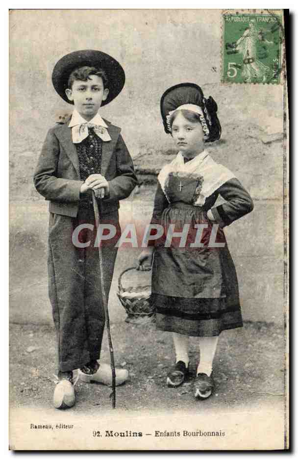 CPA Folklore Moulins Enfants Bourbonnais 