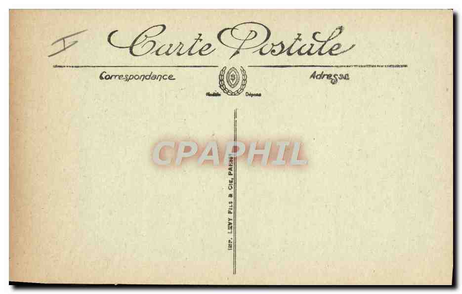 CPA Folklore Auvergne Une fileuse  — Verso