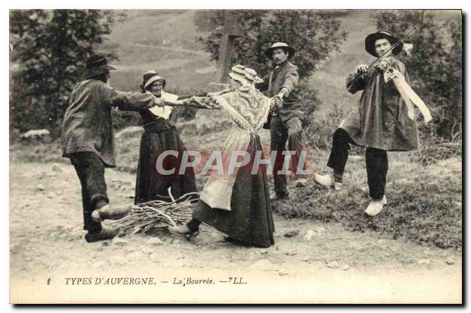 CPA Folklore Auvergne La bourree