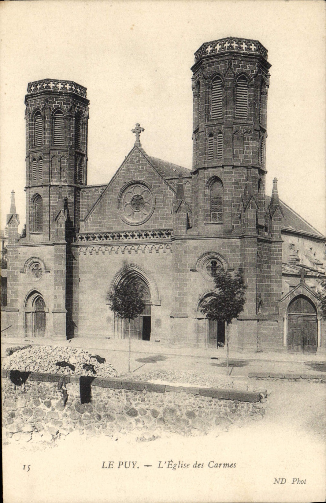 CPA Le Puy en Velay L'Eglise Des Carmes