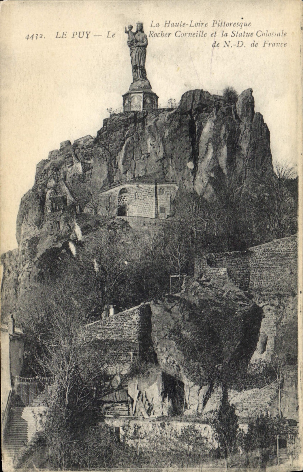 CPA Le Puy Le Rocher Corneille et la Statue Corneille 