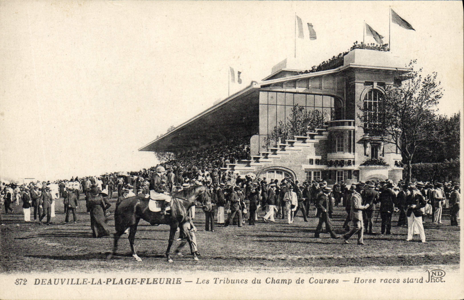 Deauville-La-Plage-Fleurie — Les Tribunes du Champ de Courses — JND Phot.