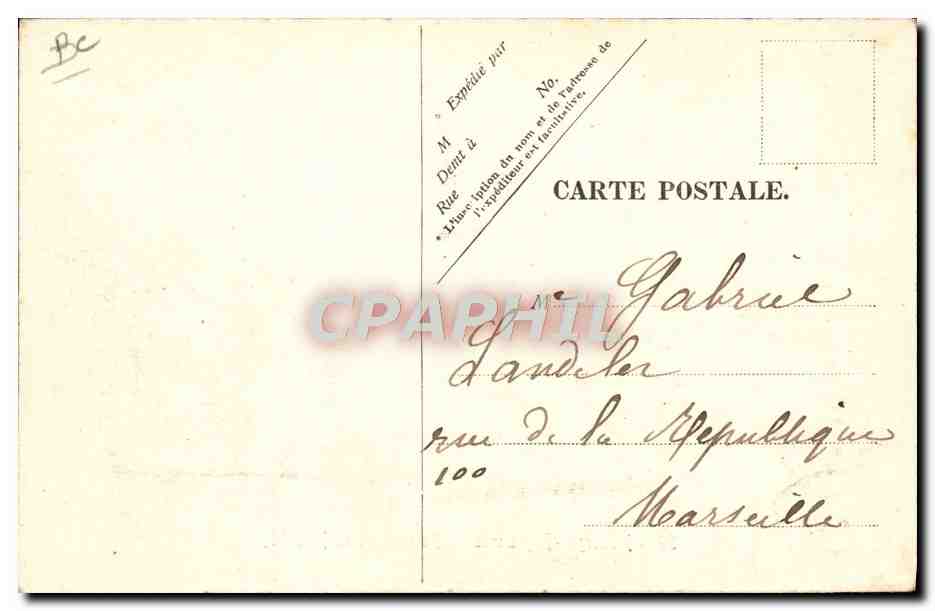 CPA Folklore Auvergne Paysannes Se rendant au marche TOP — Verso