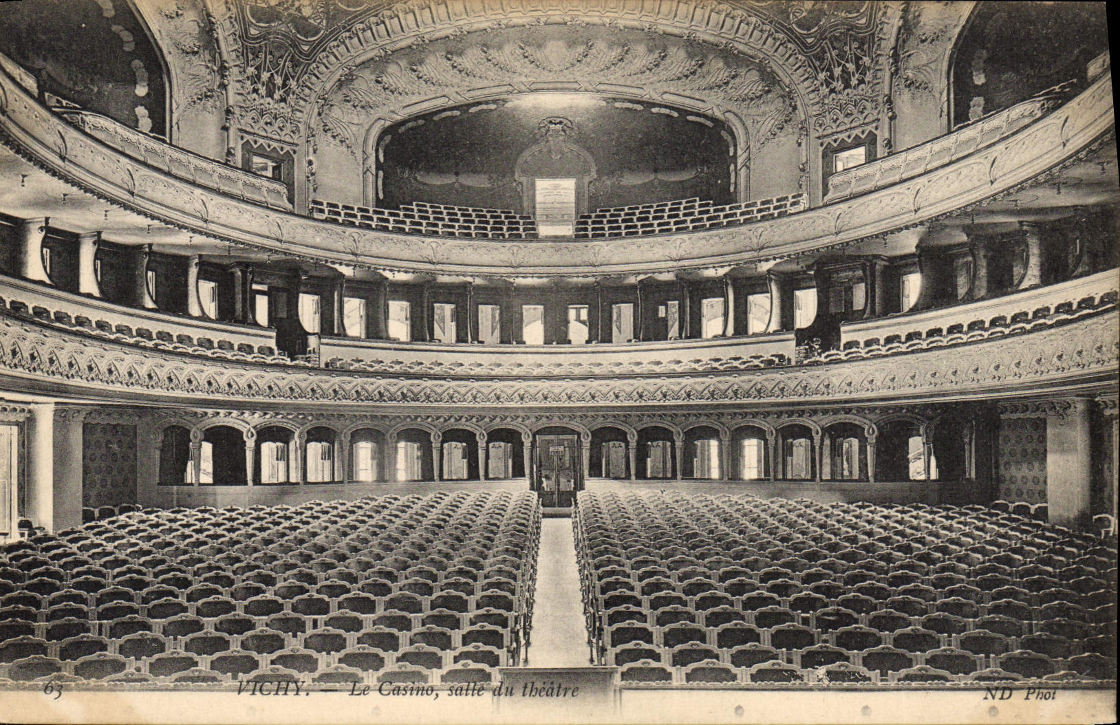 CPA Vichy Le casino salle du Theatre 