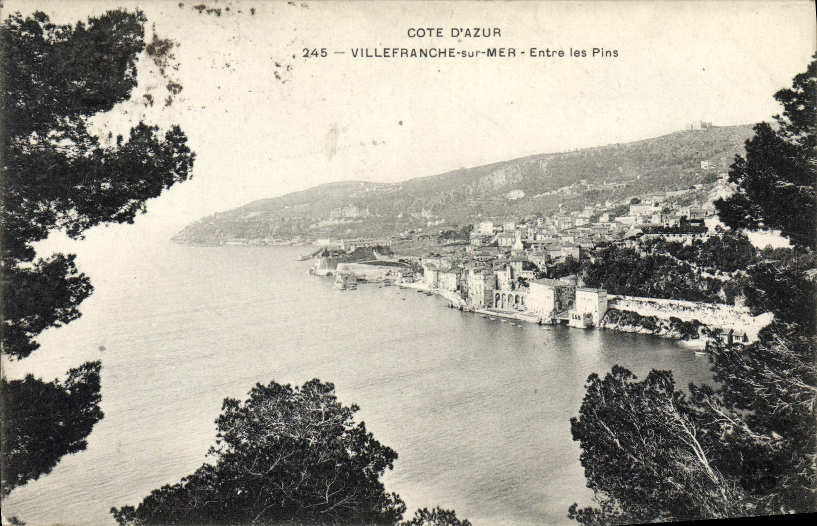 Villefranche-sur-Mer — Entre les Pins — Côte d'Azur, n°245
