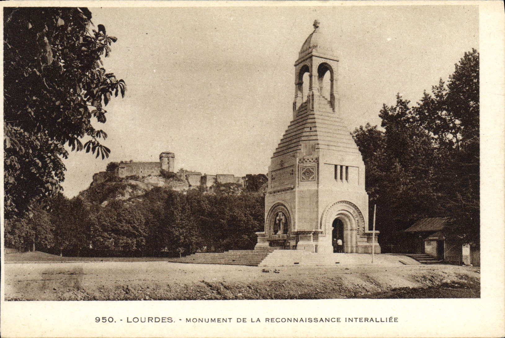 CPA Lourdes Monument de la Reconaissance interalliee