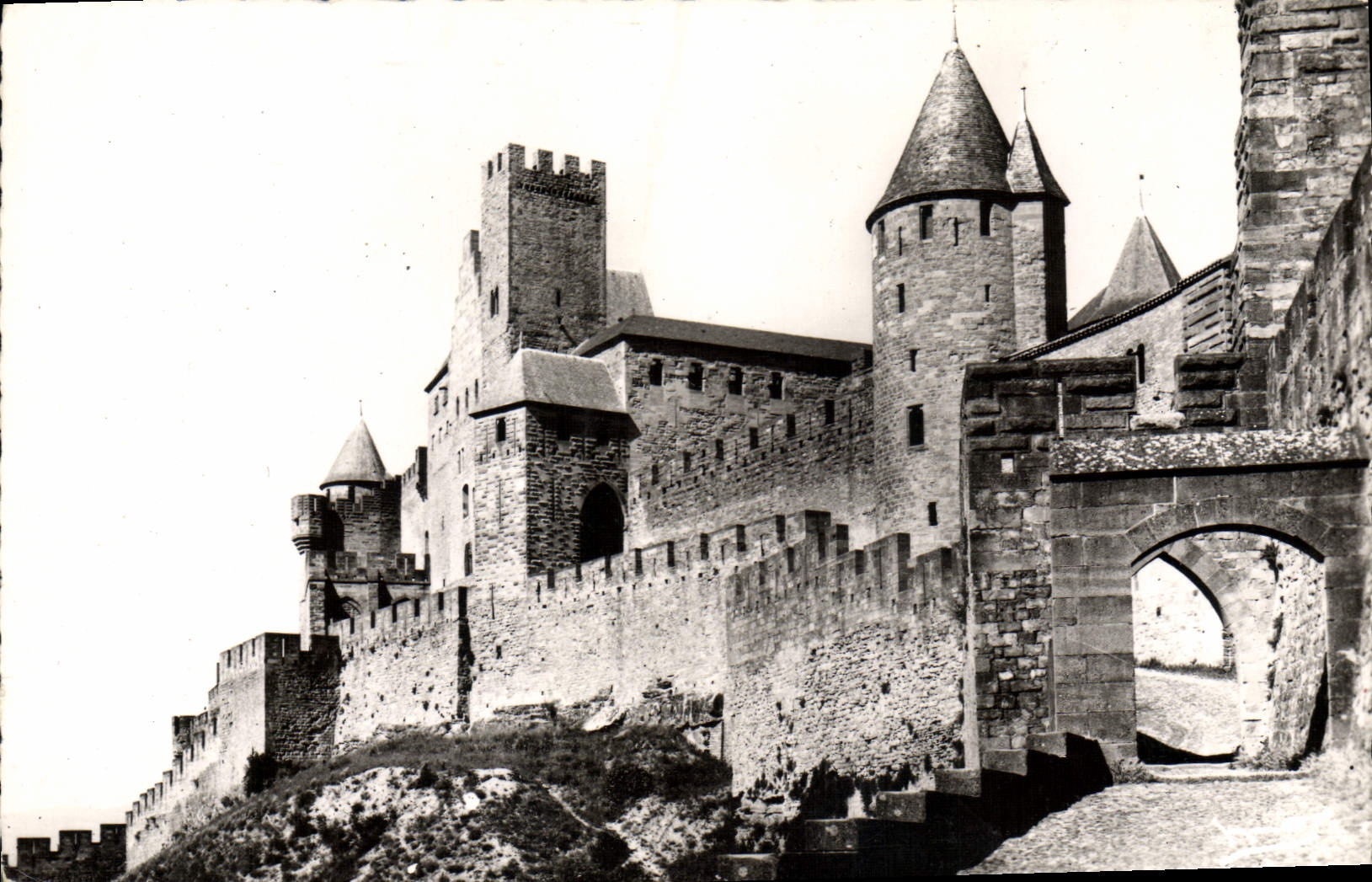 CPM Carcassonne La porte d'Aude