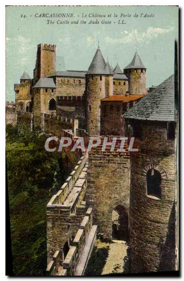 CPA Carcassonne Le chateau et la porte de l'Aude 