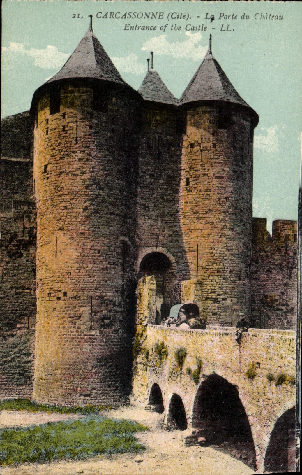 CPA Carcassonne La porte du chateau