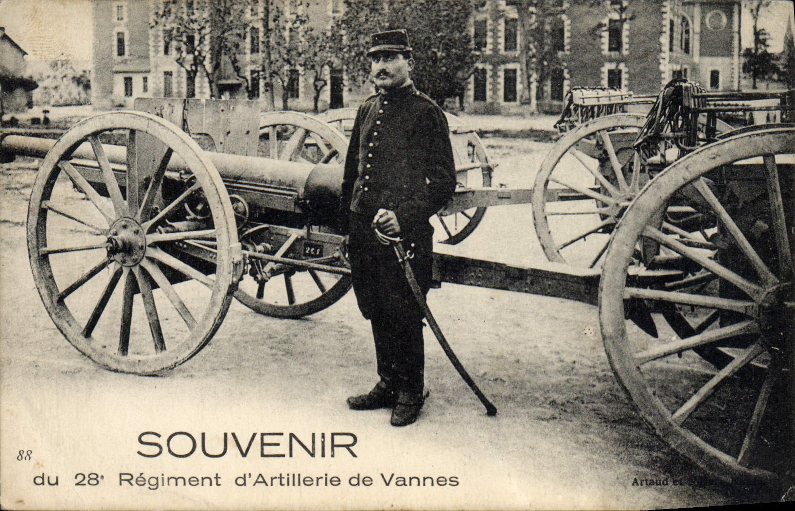 CPA Militaria 28eme regiment d'artillerie de Vannes