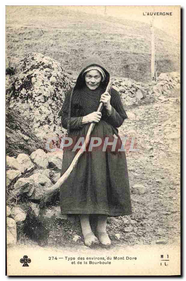 CPA Type des environs du Mont Dore et de la Bourboule Folklore Auvergne