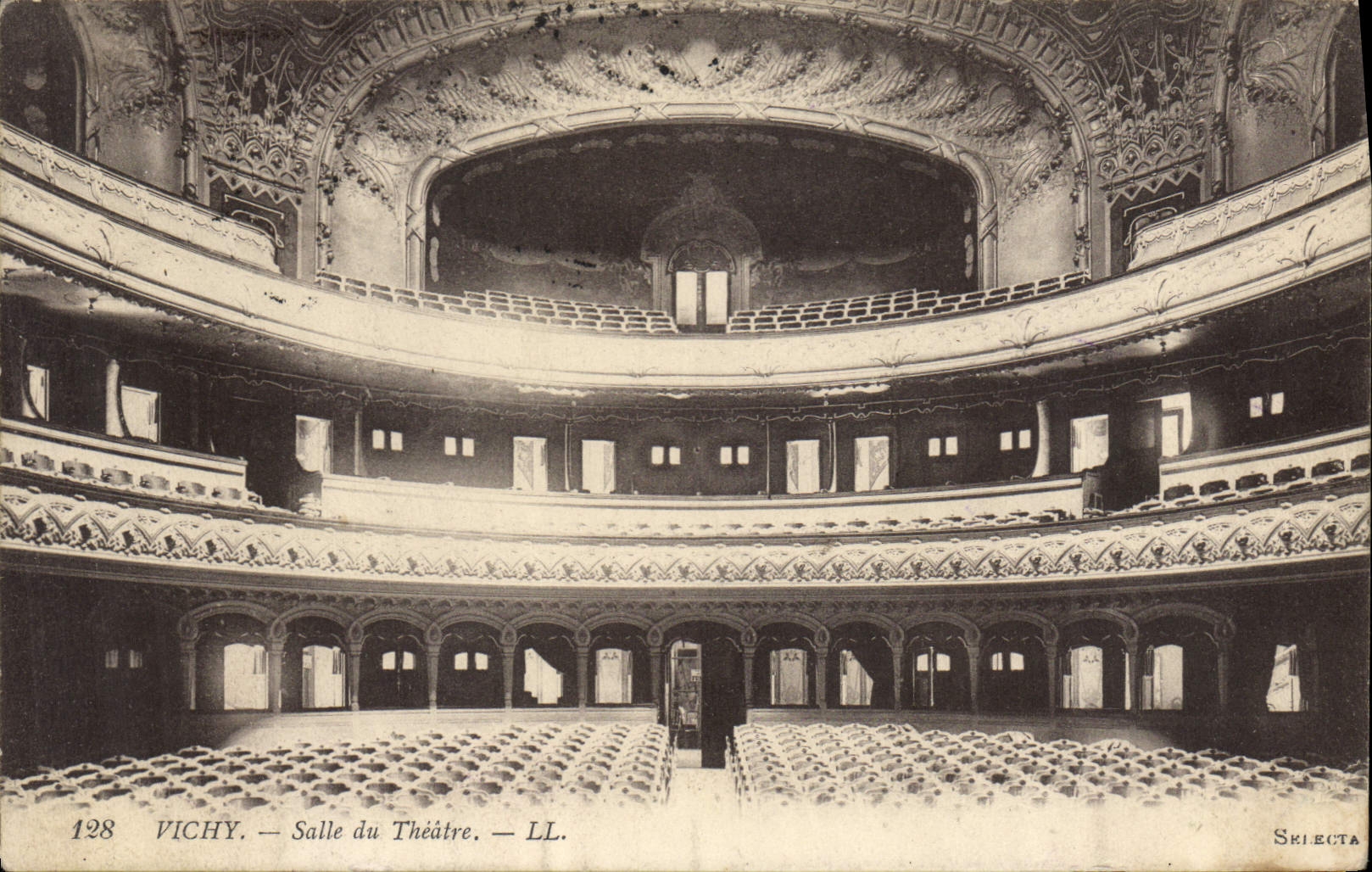 CPA Vichy Salle de Theatre 