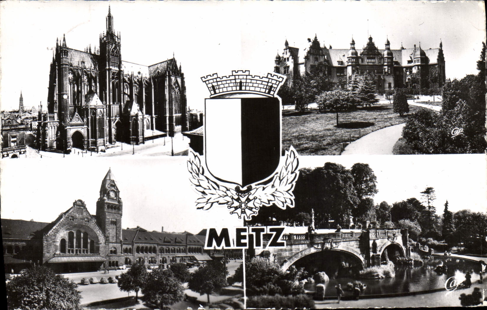 Metz — Cathédrale, Palais du Gouverneur, Gare, Esplanade — Réal-Photo