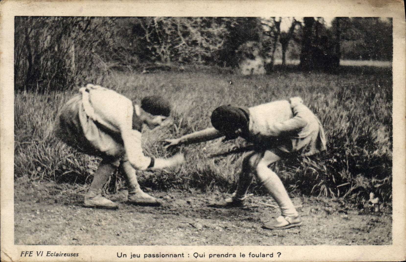 CPA Scout Scoutisme Jamboree Un jeu passionnant Qui prendra le foulard ?
