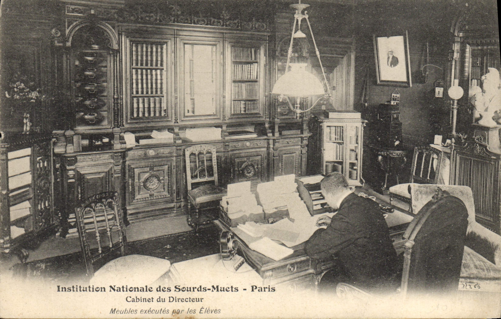 Institution Nationale des Sourds-Muets - Paris — Cabinet du Directeur — Meubles exécutés par les Élèves