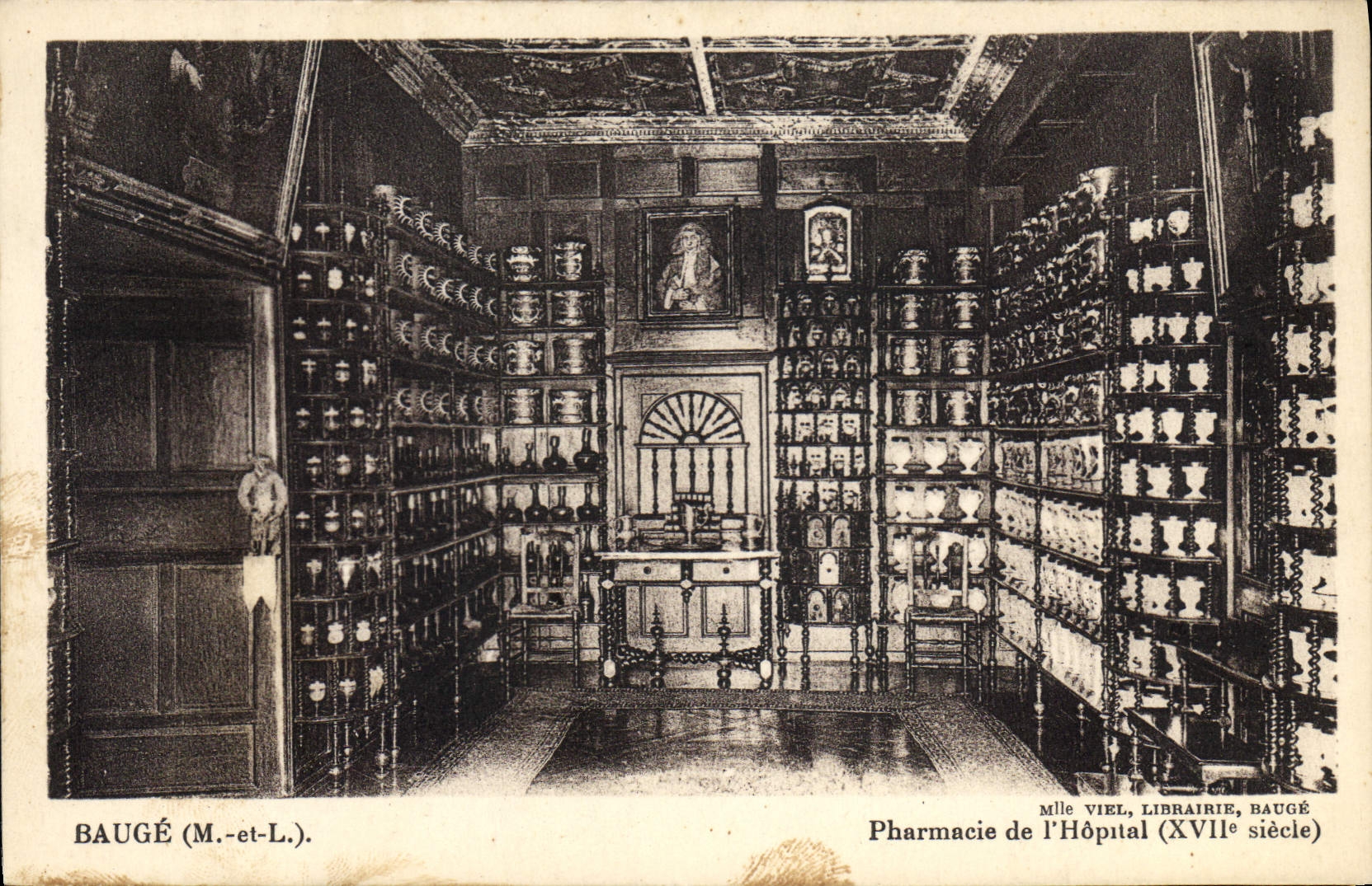 Pharmacie de l'Hôpital — XVIIe siècle — Mlle Viel, Librairie, Baugé