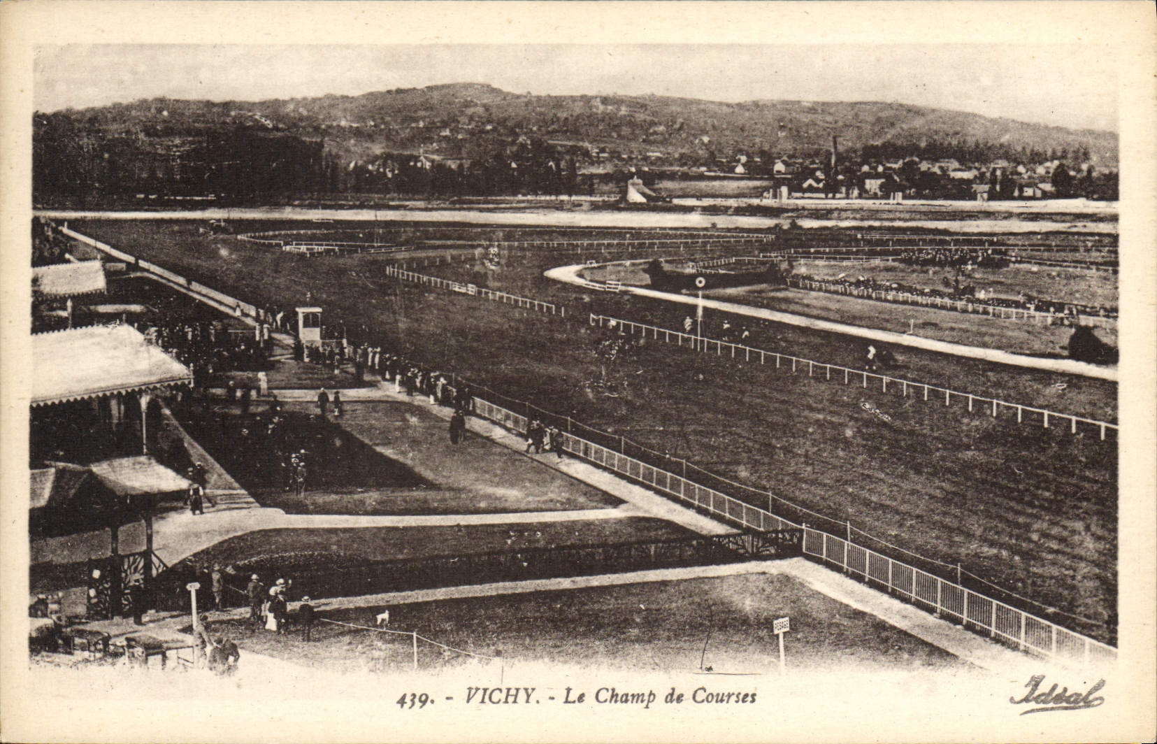 Vichy - Le Champ de Courses — éditeur Idéal, n° 439