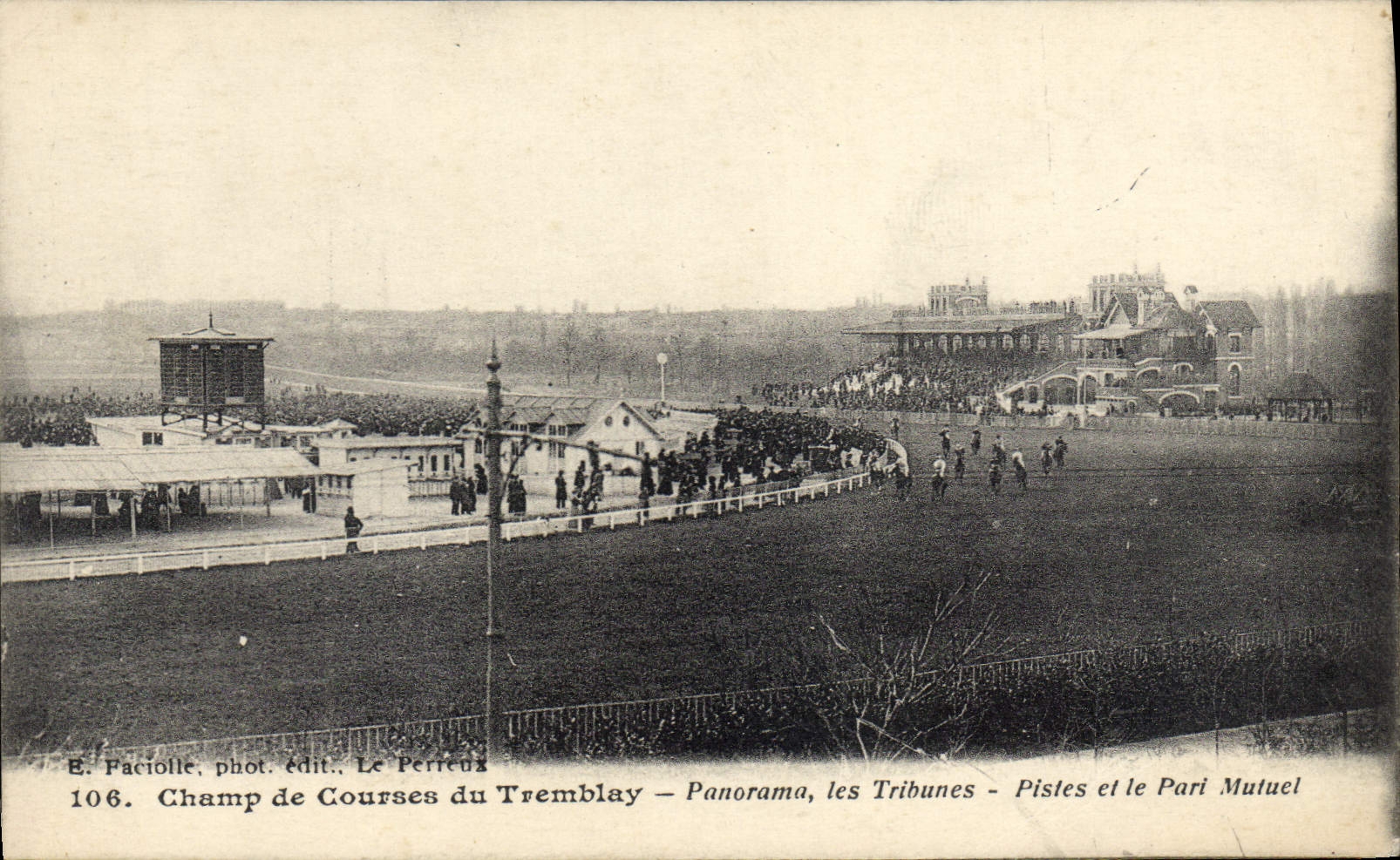 CPA Cheval Equitation Hippisme Champ de courses du Tremblay Panorama les Tribunes