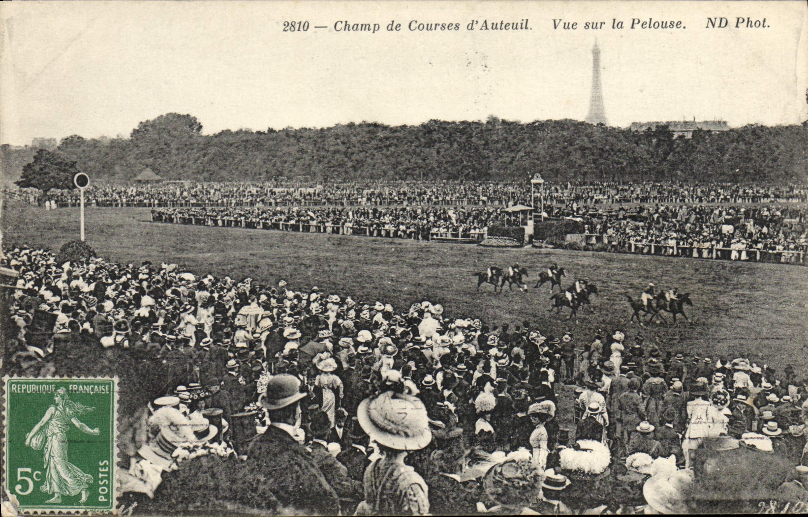 Champ de Courses d'Auteuil — Vue sur la Pelouse — ND Phot.