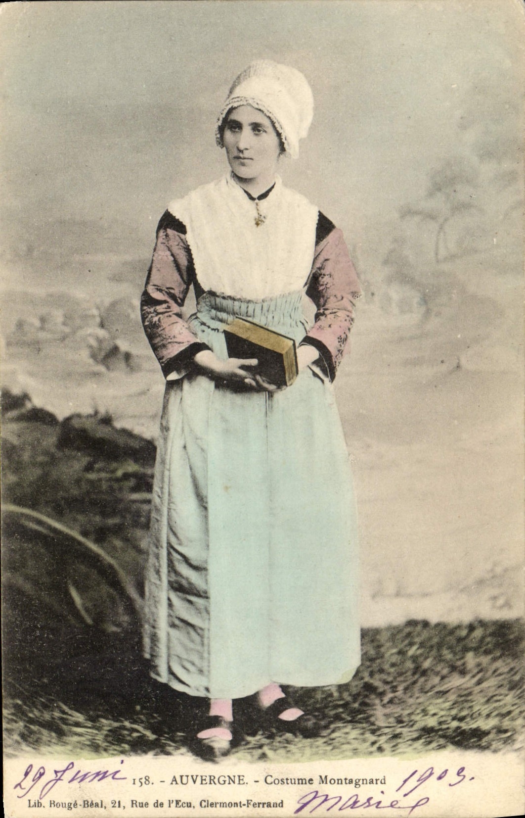CPA Folklore Auvergne Costume montagnard